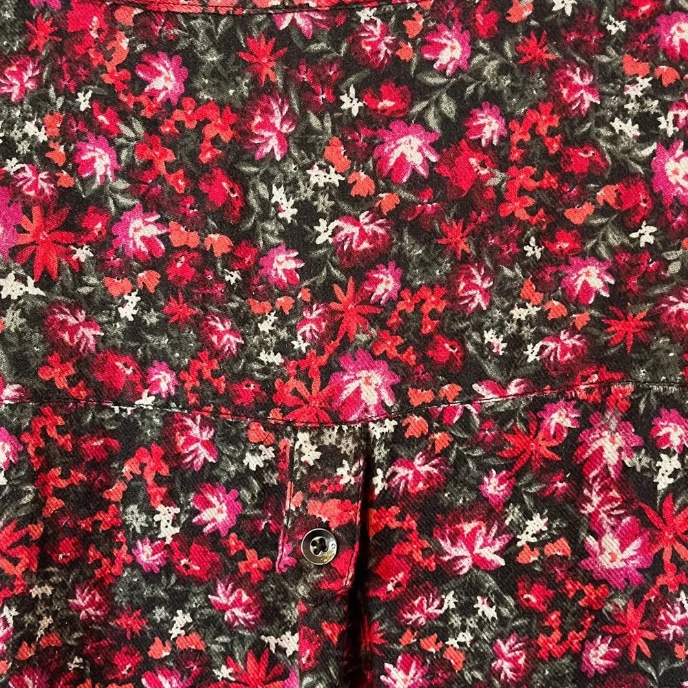 NWT Torrid Harper Top Black/ Red  Floral Convertible Sleeve Sz 5 - Picture 7 of 13